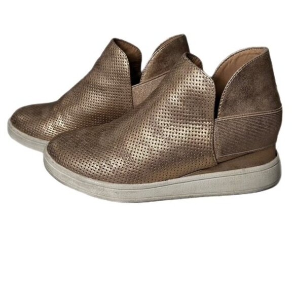 MIA Girl's Clovar Perforated Slip on Wedge Sneakers Rose Gold Size 3 - Picture 2 of 8